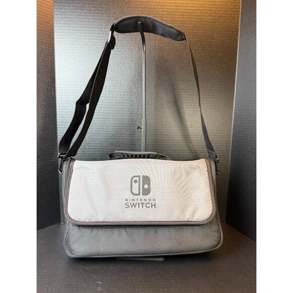 Nintendo Switch PowerA Everywhere Messenger Bag Travel Bag with Shoulder Strap - Picture 2 of 11